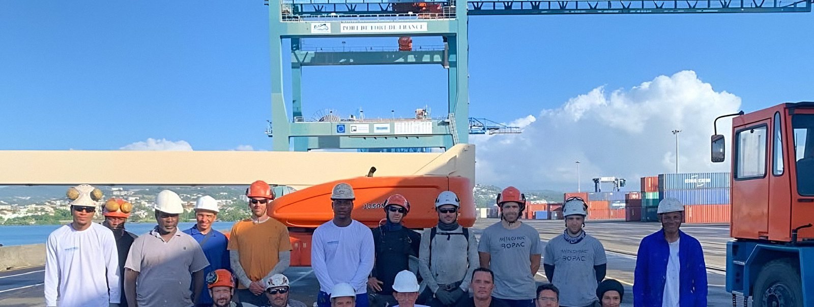 Equipe do Grupo PROTAC no porto de Fort-de-France, Martinica