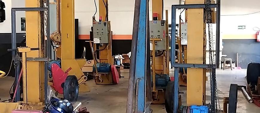 Macacos em recuperação na oficina